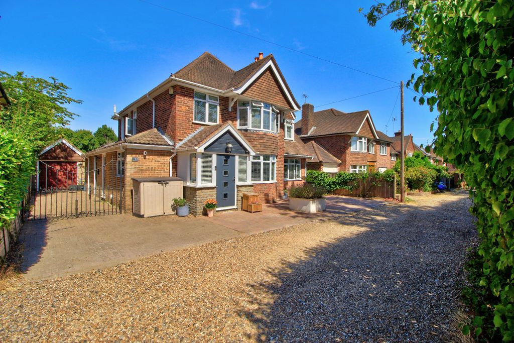 Property photo 1 of 28