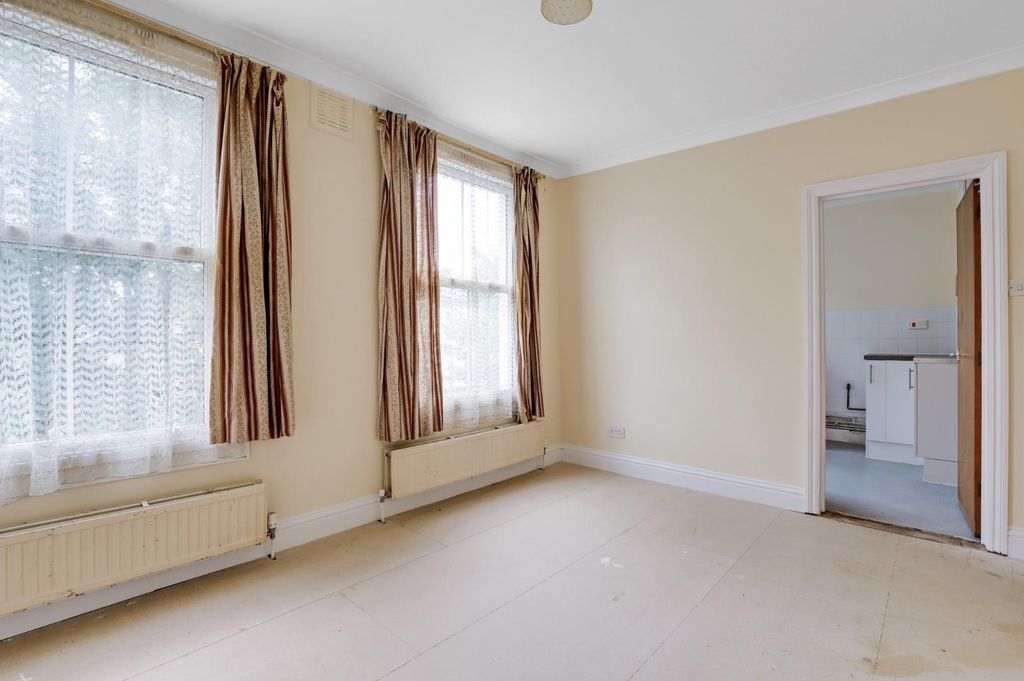 Property photo 2 of 14 02-9B89Jhpropwpen - 20B High Street - 4.Jpg