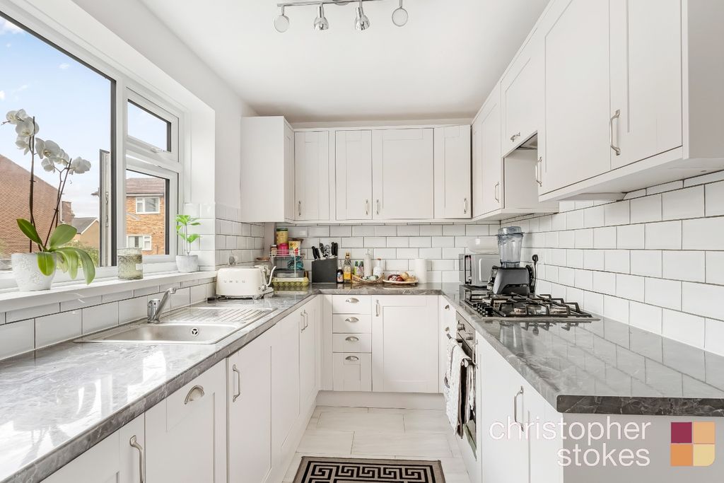 Property photo 3 of 12 4555265