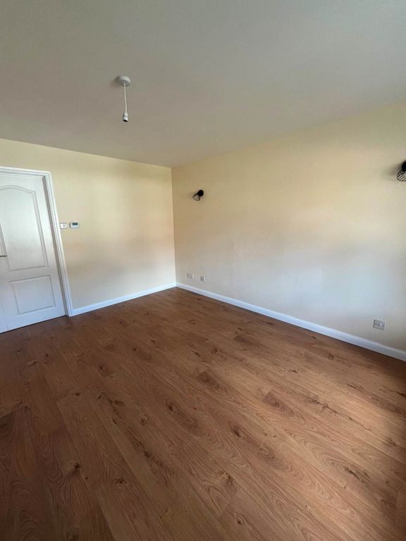 Property photo 2 of 7 Image