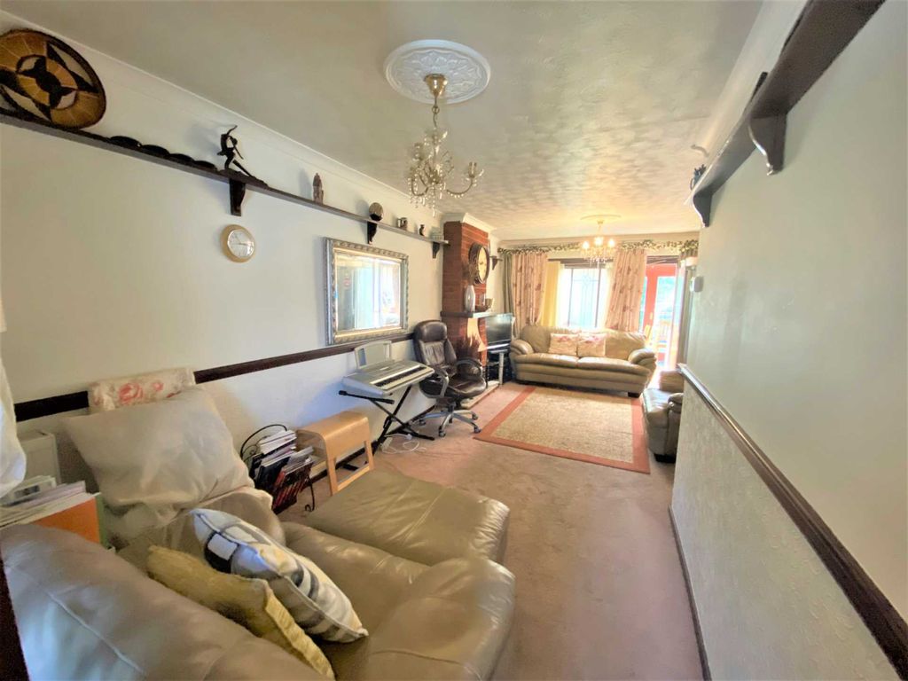 Property photo 2 of 8