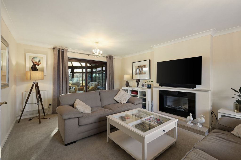 Property photo 3 of 25