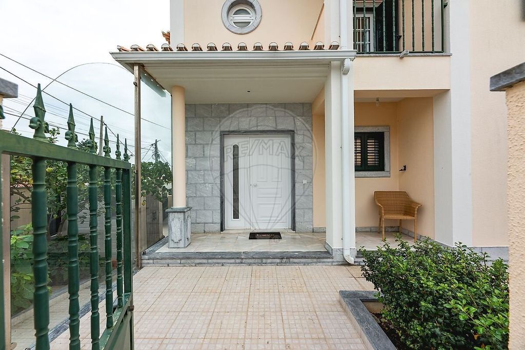 Property photo 1 of 41