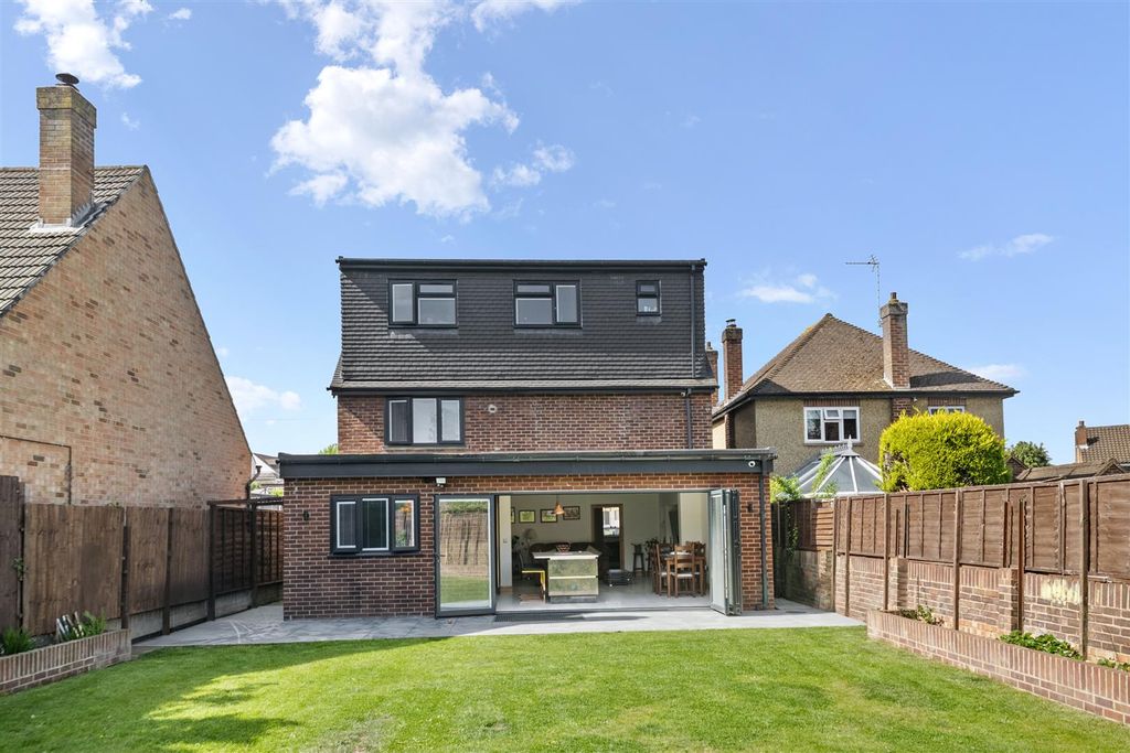 Property photo 2 of 23