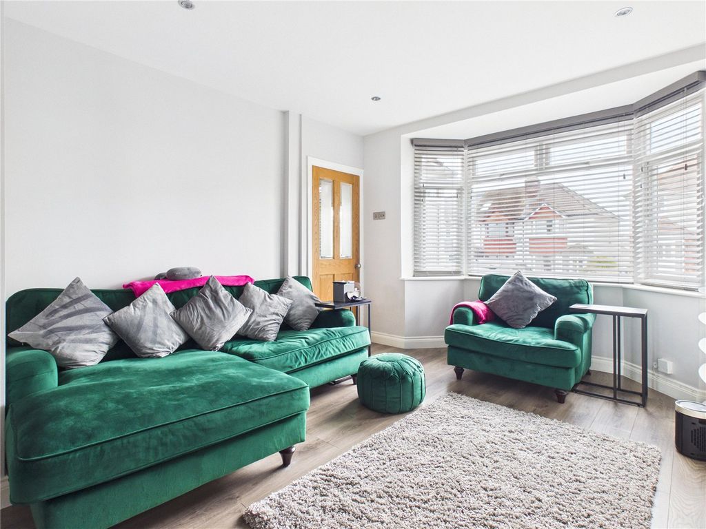 Property photo 3 of 21 Picture No. 02