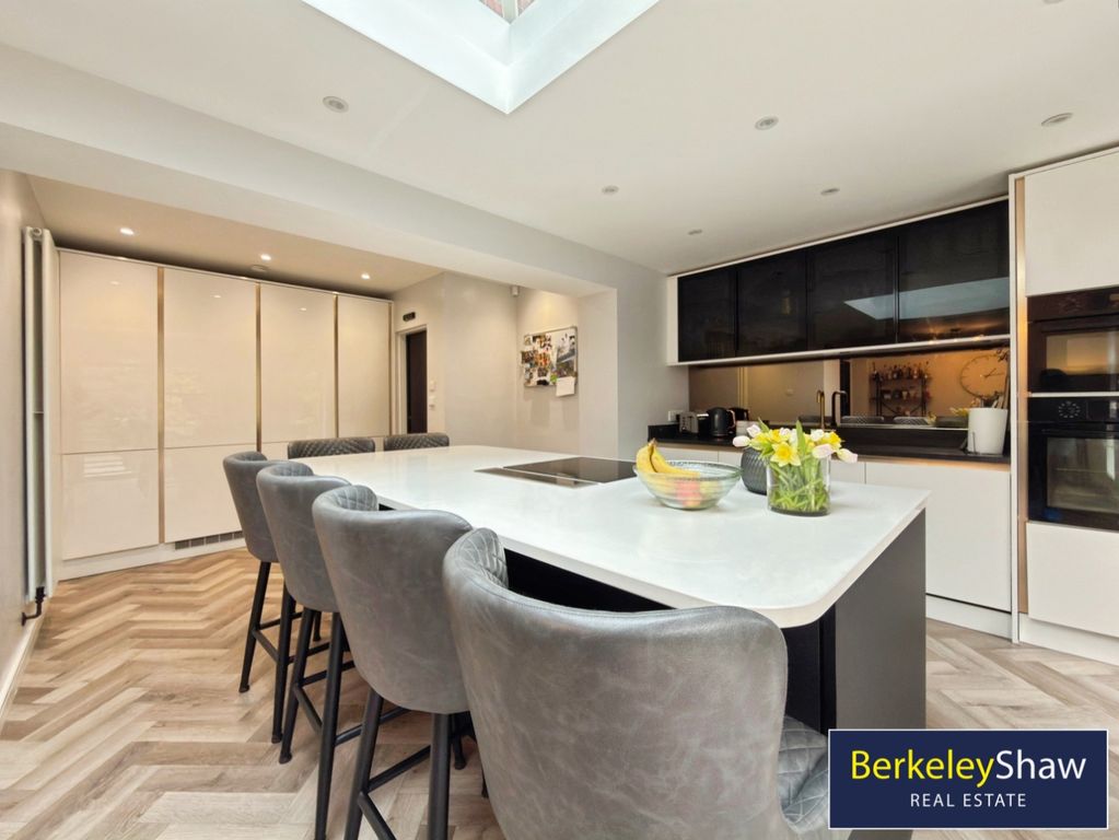 Property photo 3 of 30 Pbox-Img.Jpg