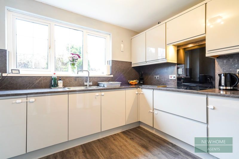 Property photo 2 of 13 Photo 8