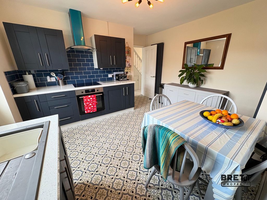Property photo 3 of 14 Kitchen-Dining
