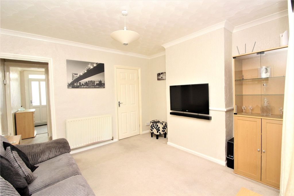 Property photo 2 of 9