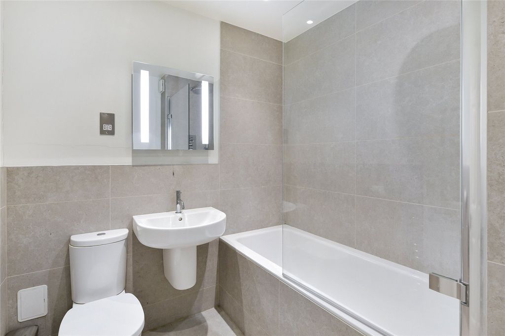 Property photo 3 of 4