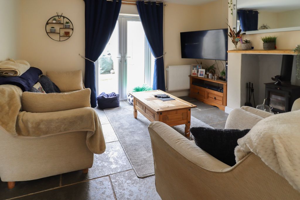 Property photo 3 of 12 5287003