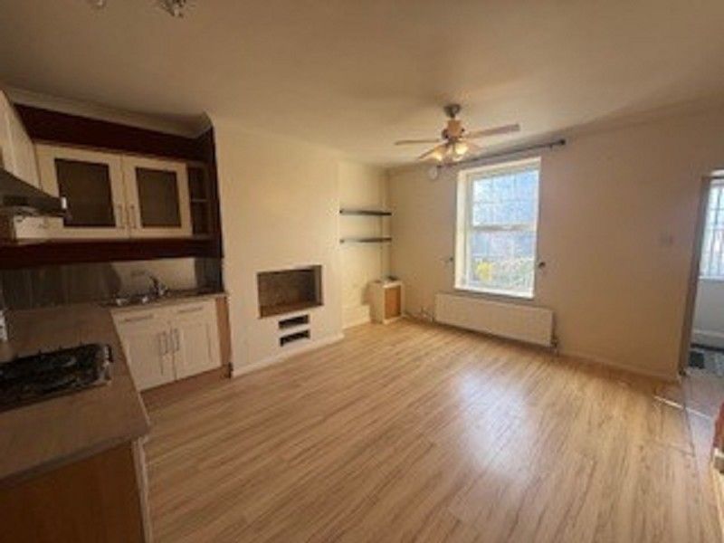 Property photo 3 of 9 Lounge