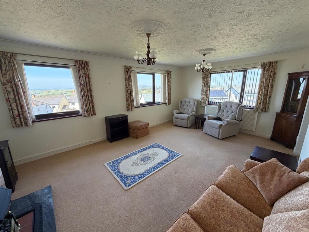 Property photo 2 of 24 6.Jpg