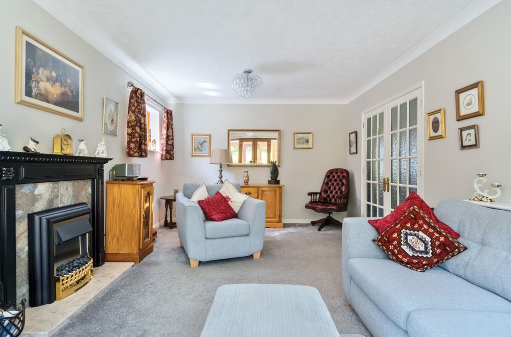 Property photo 3 of 23 1297252-18-6836Dd...