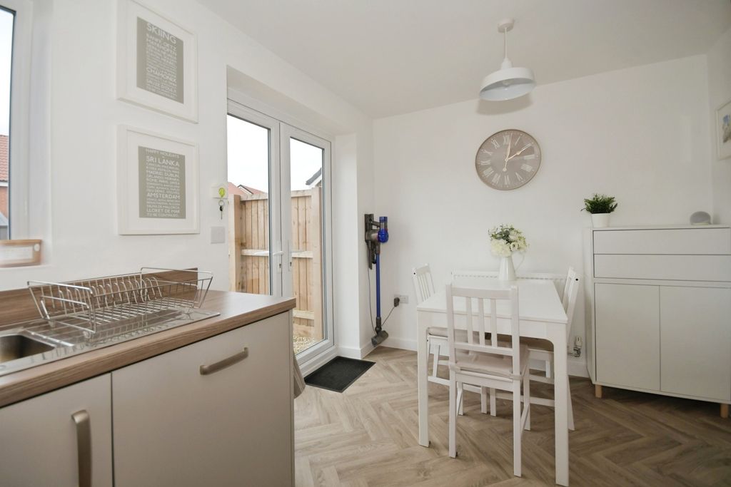 Property photo 3 of 17 Photo