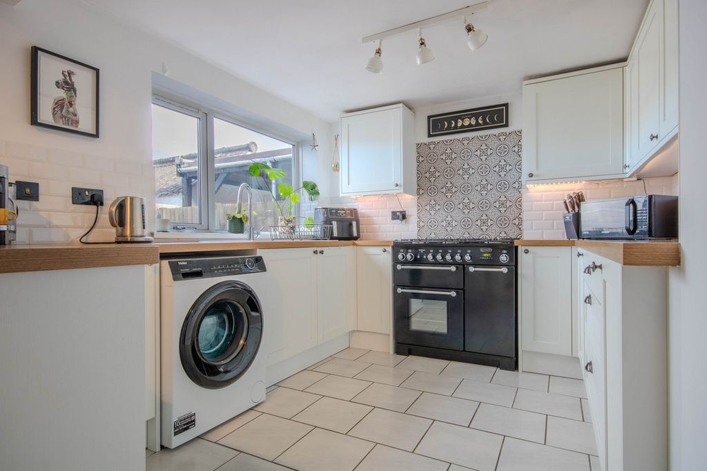 Property photo 3 of 38