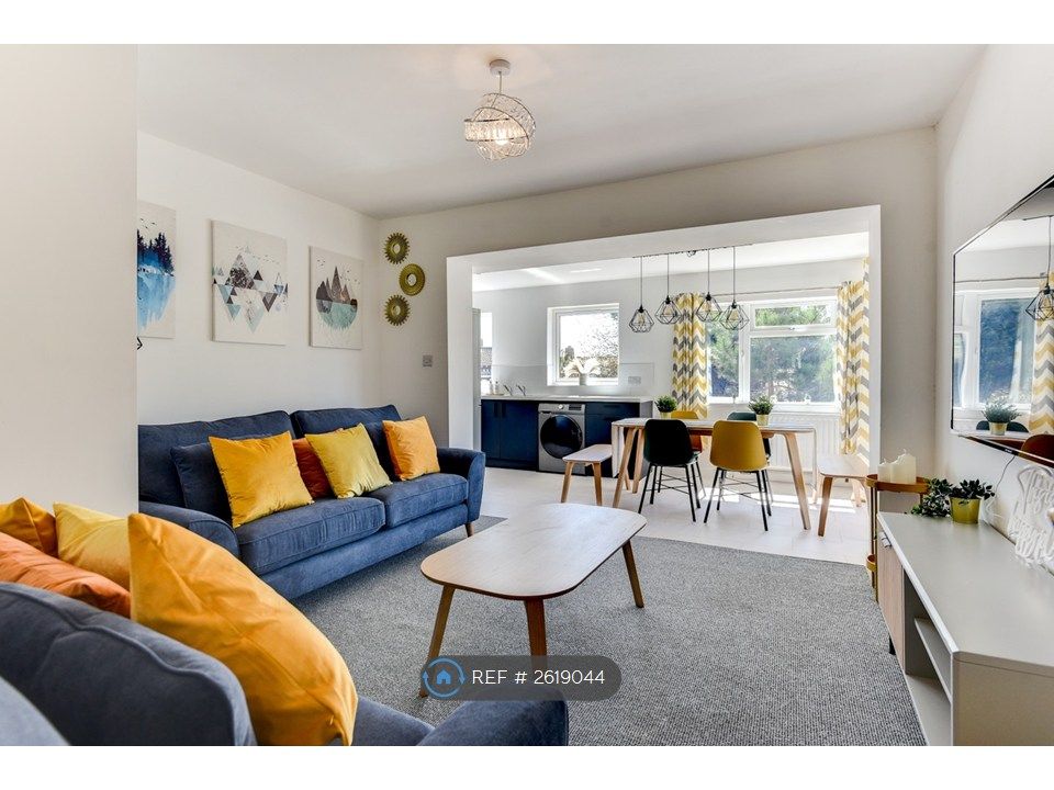 Property photo 1 of 25 Lounge