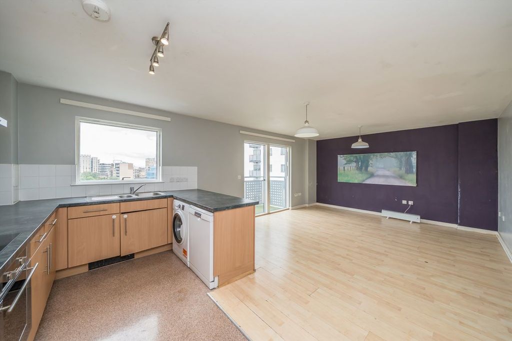 Property photo 2 of 6