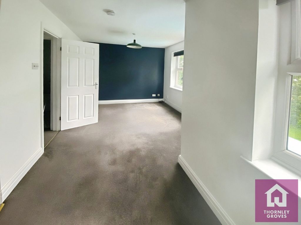 Property photo 2 of 11 Picture No. 15