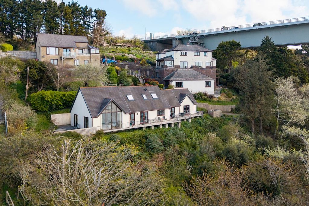 Property photo 1 of 42