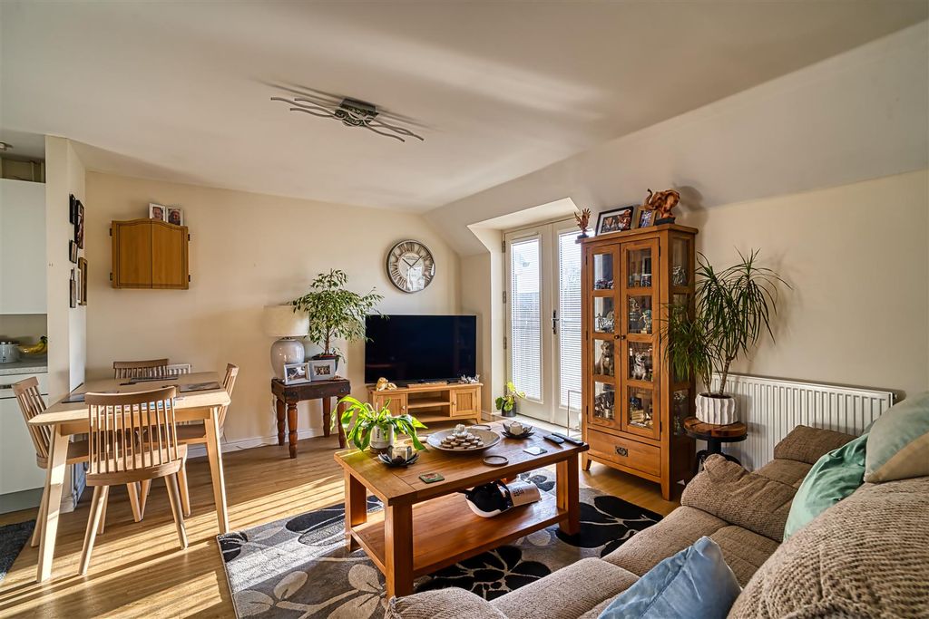 Property photo 2 of 9 Sitting Room/Dining Room