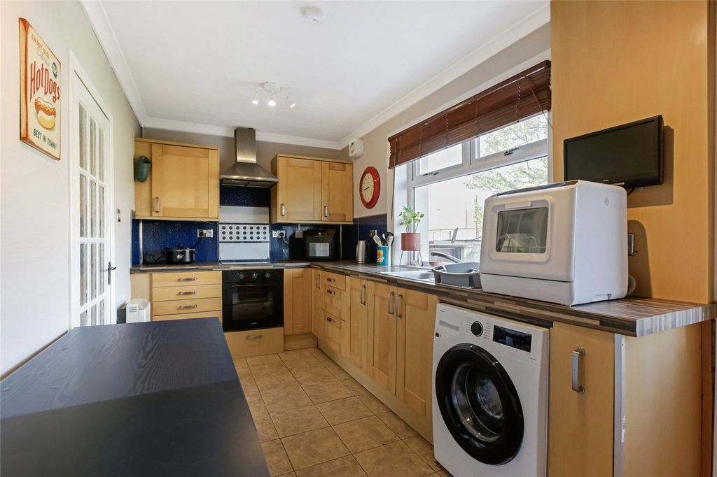 Property photo 3 of 21 Picture No. 08