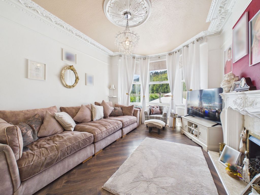 Property photo 2 of 30