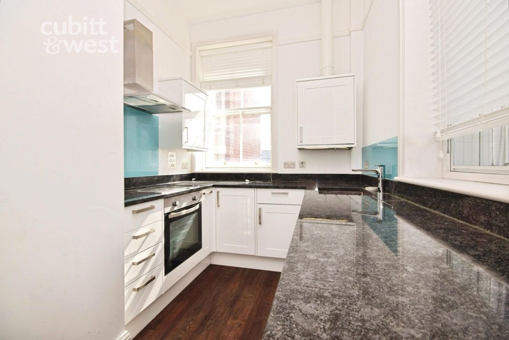 Property photo 1 of 9 Kitchen