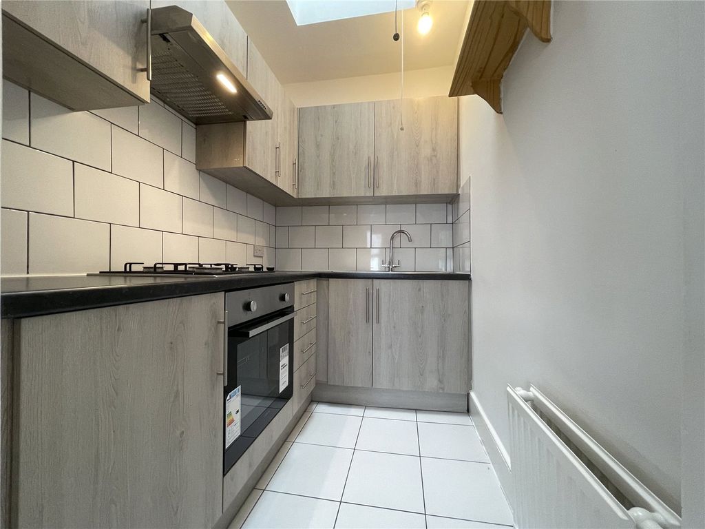 Property photo 2 of 11 Picture No. 10