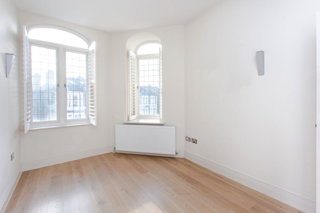 Property photo 1 of 7 1. Living Room