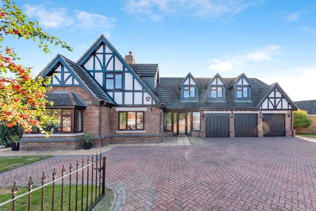 Property photo 1 of 38 15_Oak_Way-59