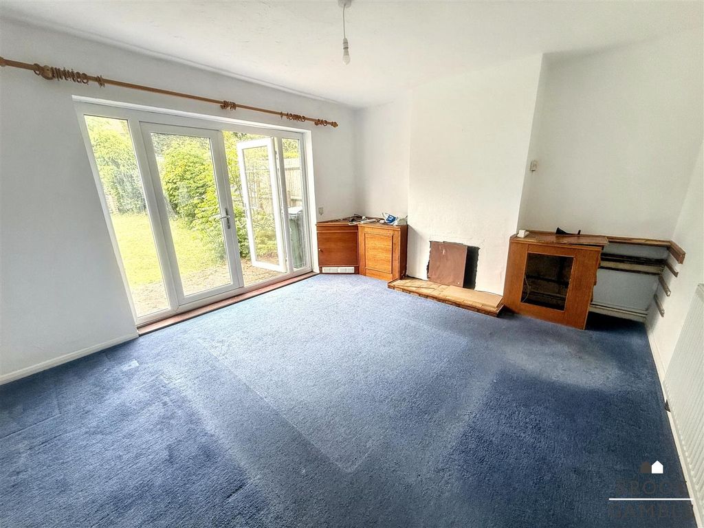 Property photo 2 of 10 01323 438506
