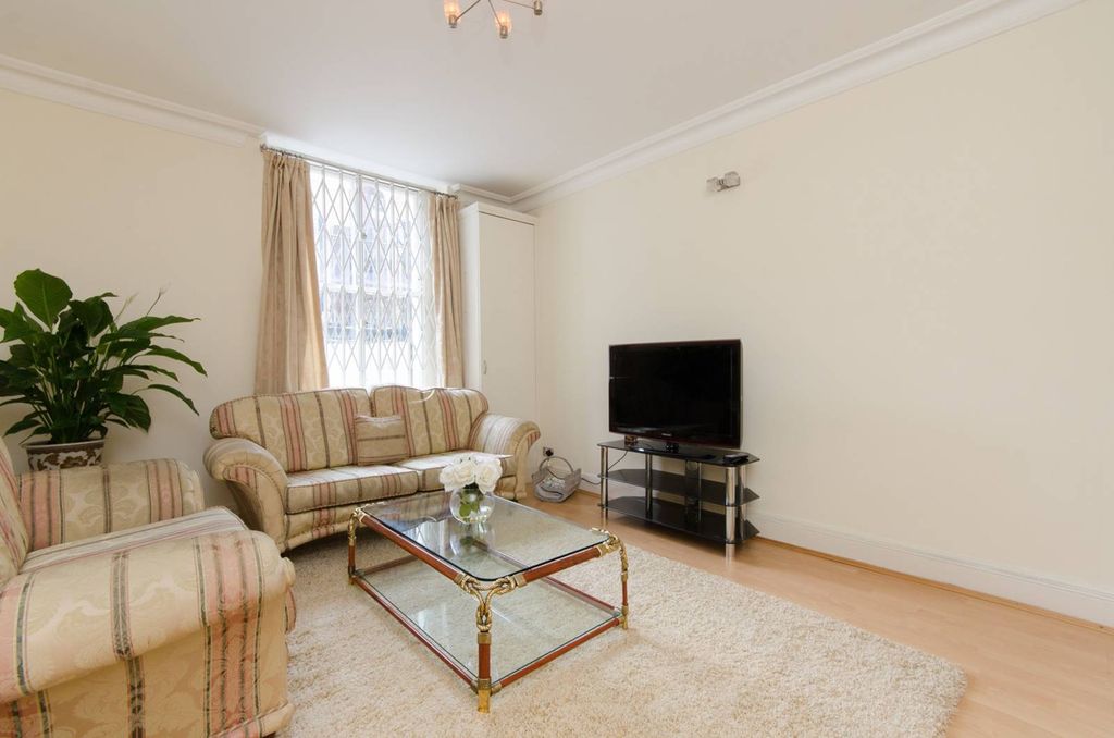 Property photo 3 of 8