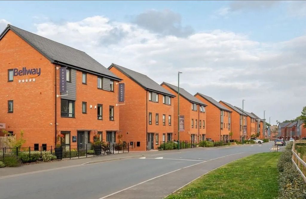 Property photo 3 of 17