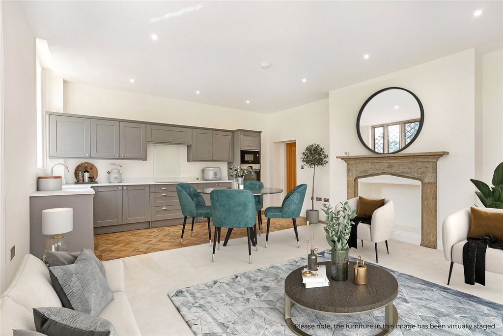 Property photo 3 of 12 Living Kitchen