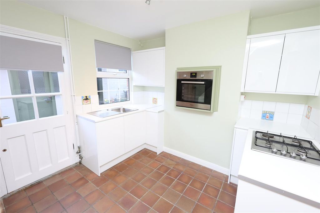 Property photo 3 of 13 Kitchen