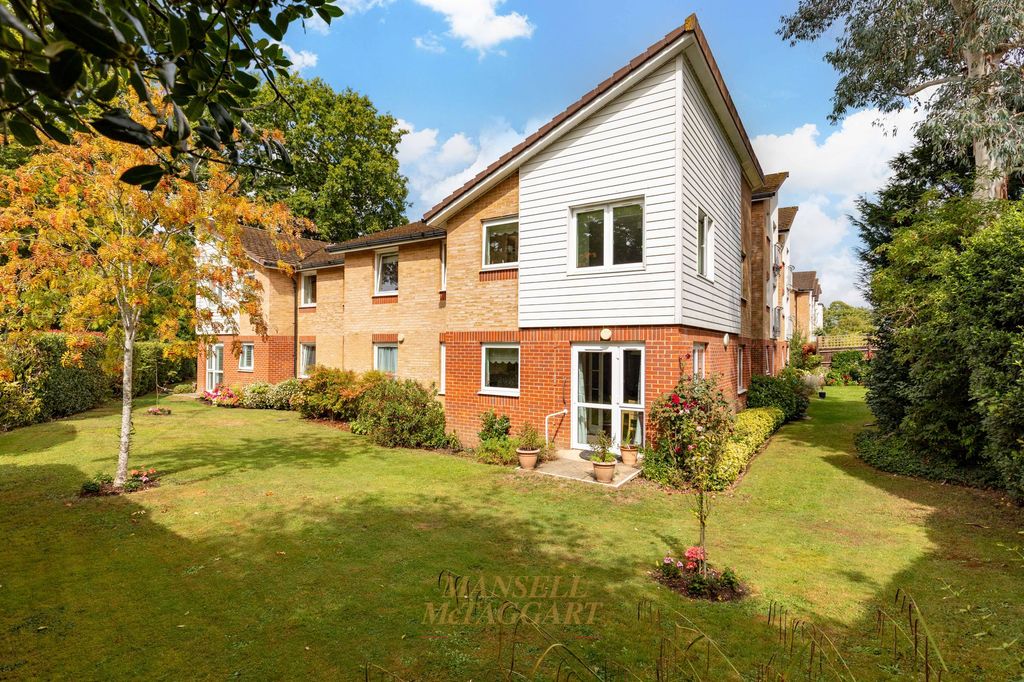 Property photo 1 of 18