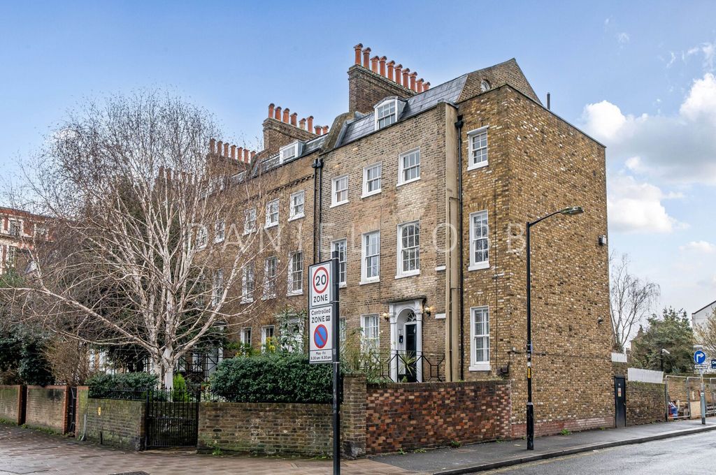 Property photo 1 of 18