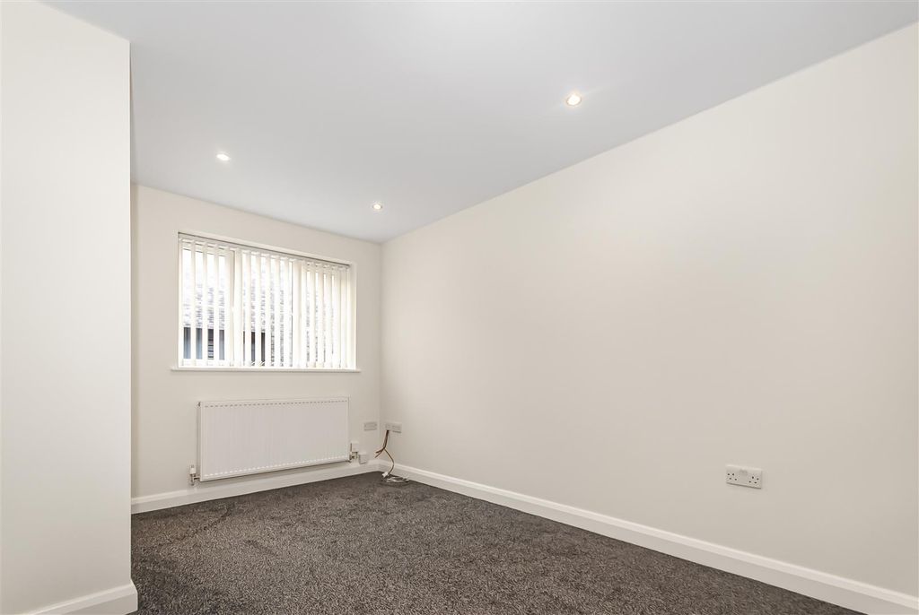 Property photo 2 of 16 2025-10-08 10.47.28.Jpg