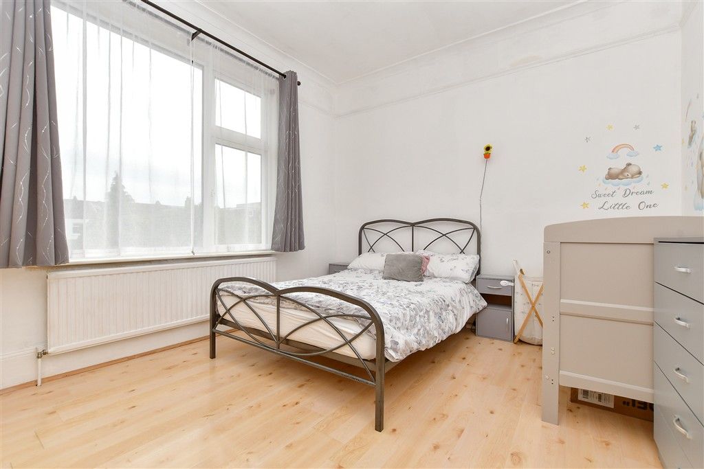 Property photo 1 of 4 Bedroom