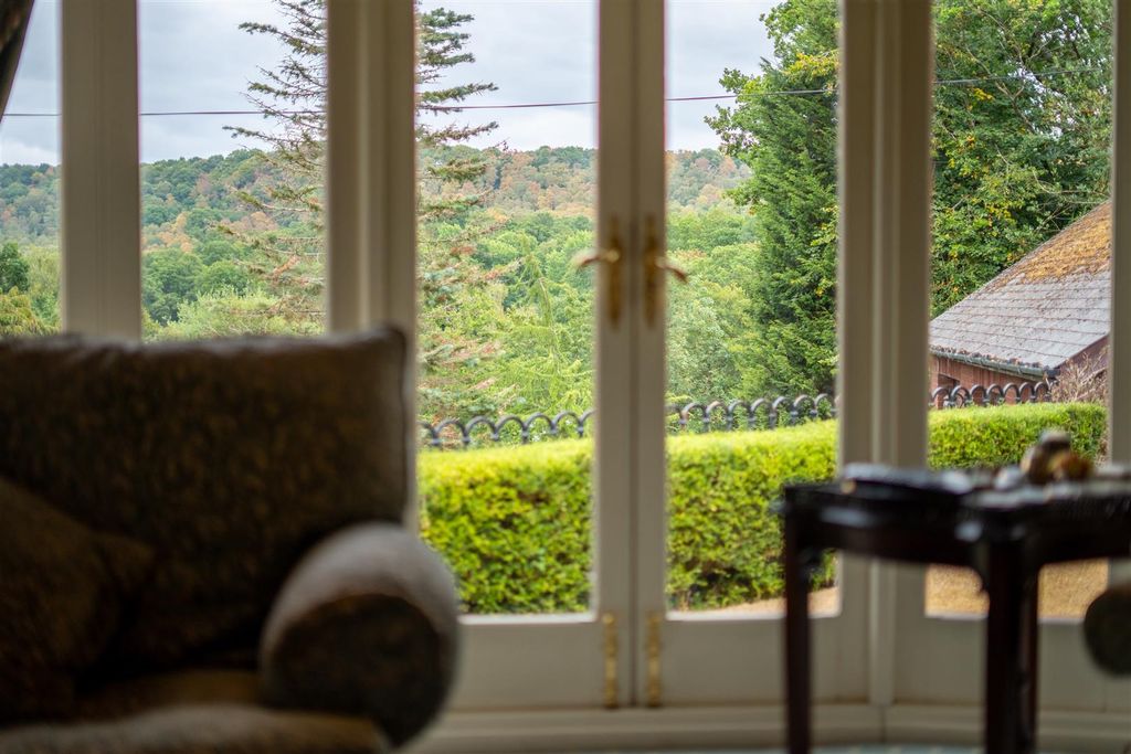 Property photo 3 of 34