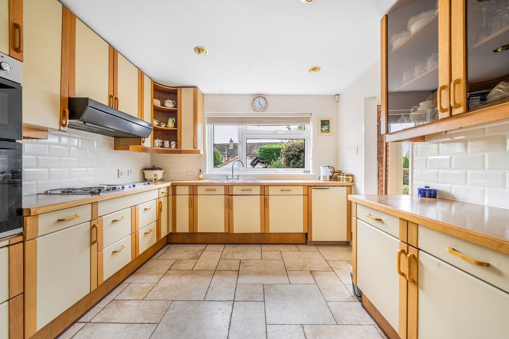 Property photo 3 of 20