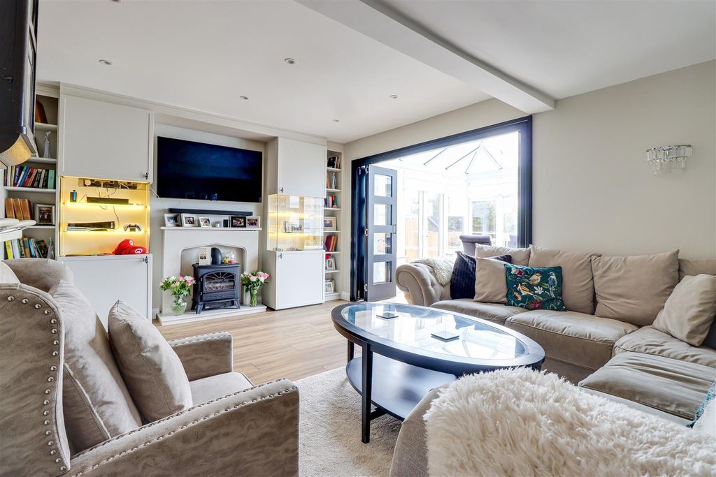 Property photo 3 of 40