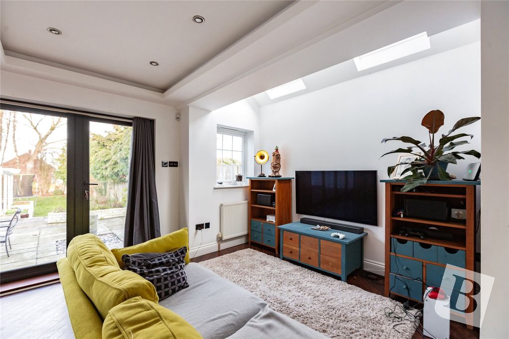 Property photo 3 of 19 Family Area