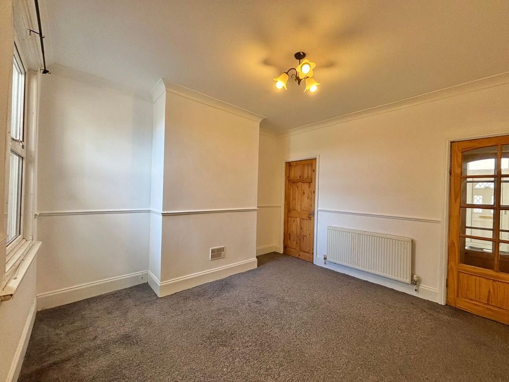 Property photo 3 of 8 Dining Room