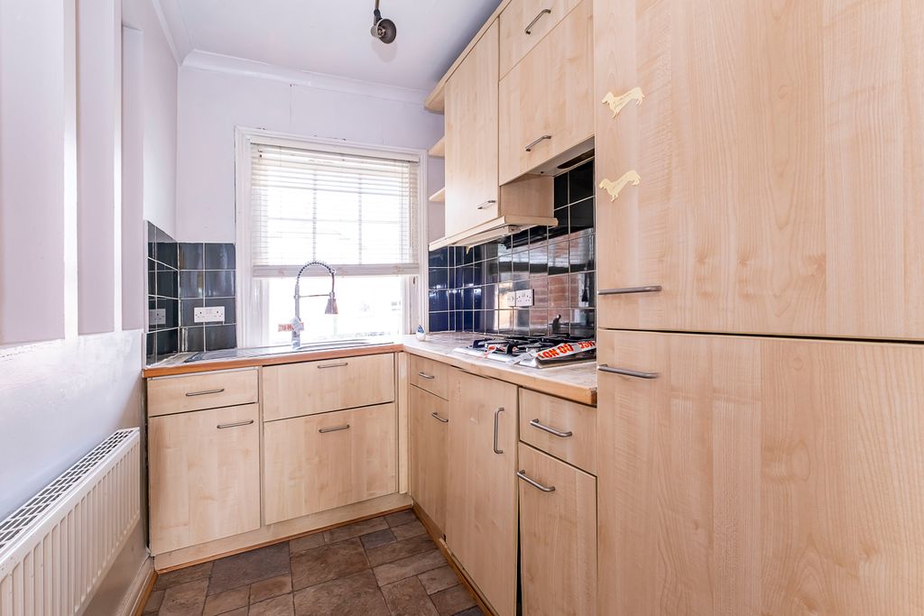 Property photo 3 of 6