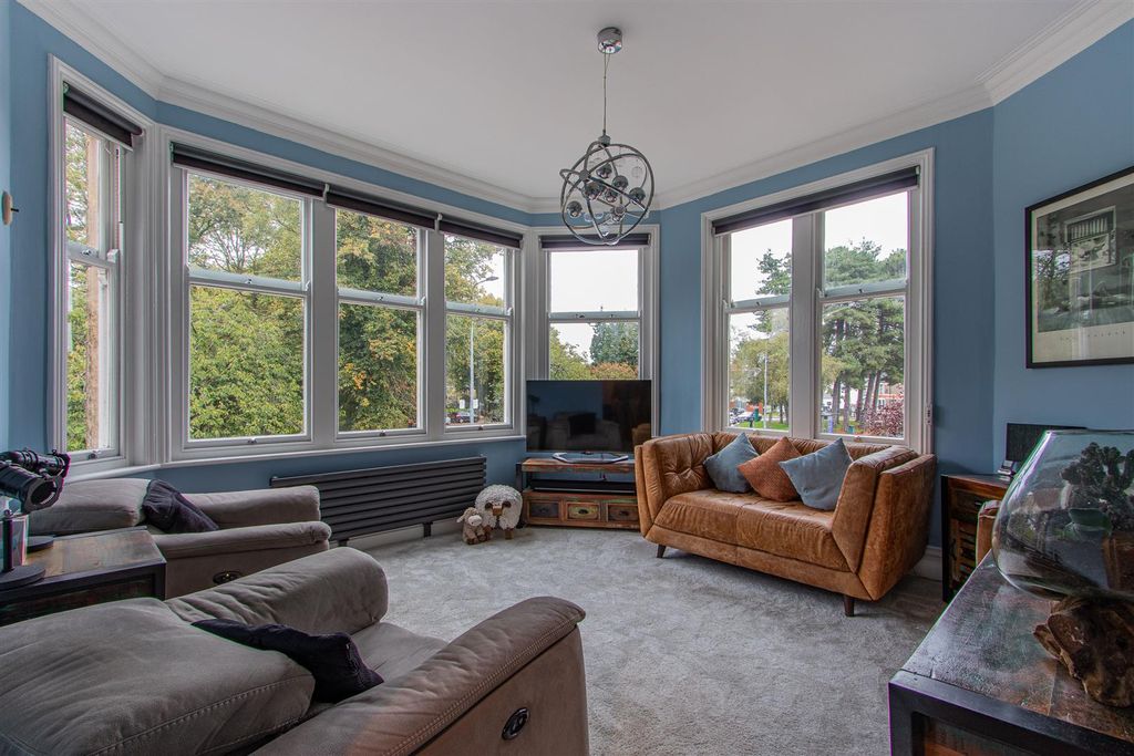 Property photo 1 of 15 Penhill Road 18, 2-1.Jpg