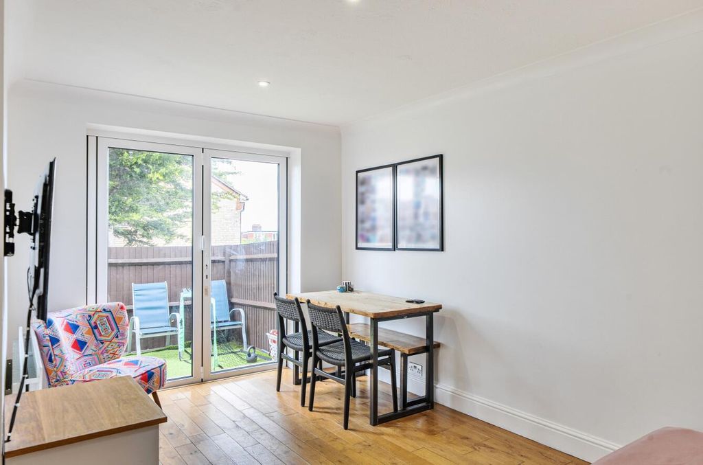 Property photo 3 of 20 1459470-9-6A05B9A770Fd2.Jpg