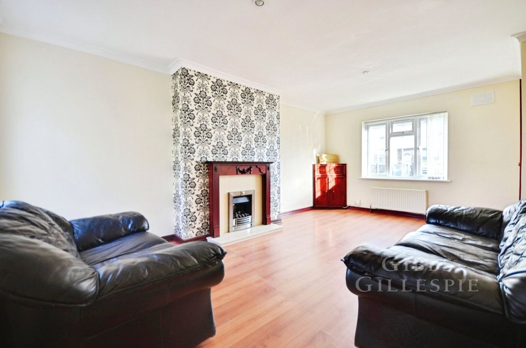 Property photo 2 of 9 Picture No. 15