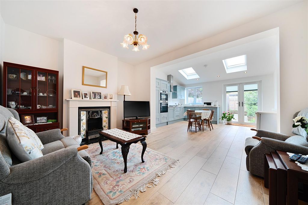 Property photo 3 of 14